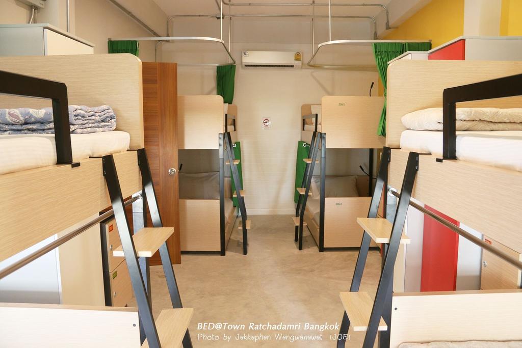 Bed@Town Hostel Bangkok Extérieur photo